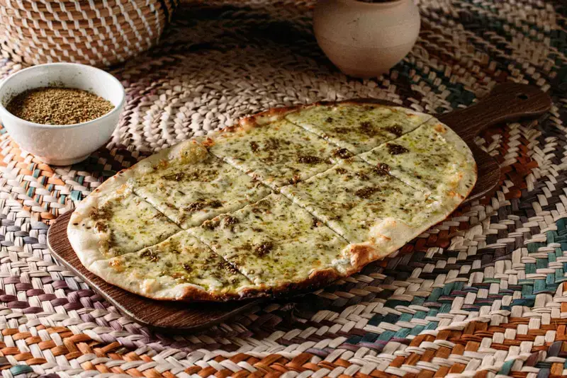 فطيرة لبنة بالزعتر
